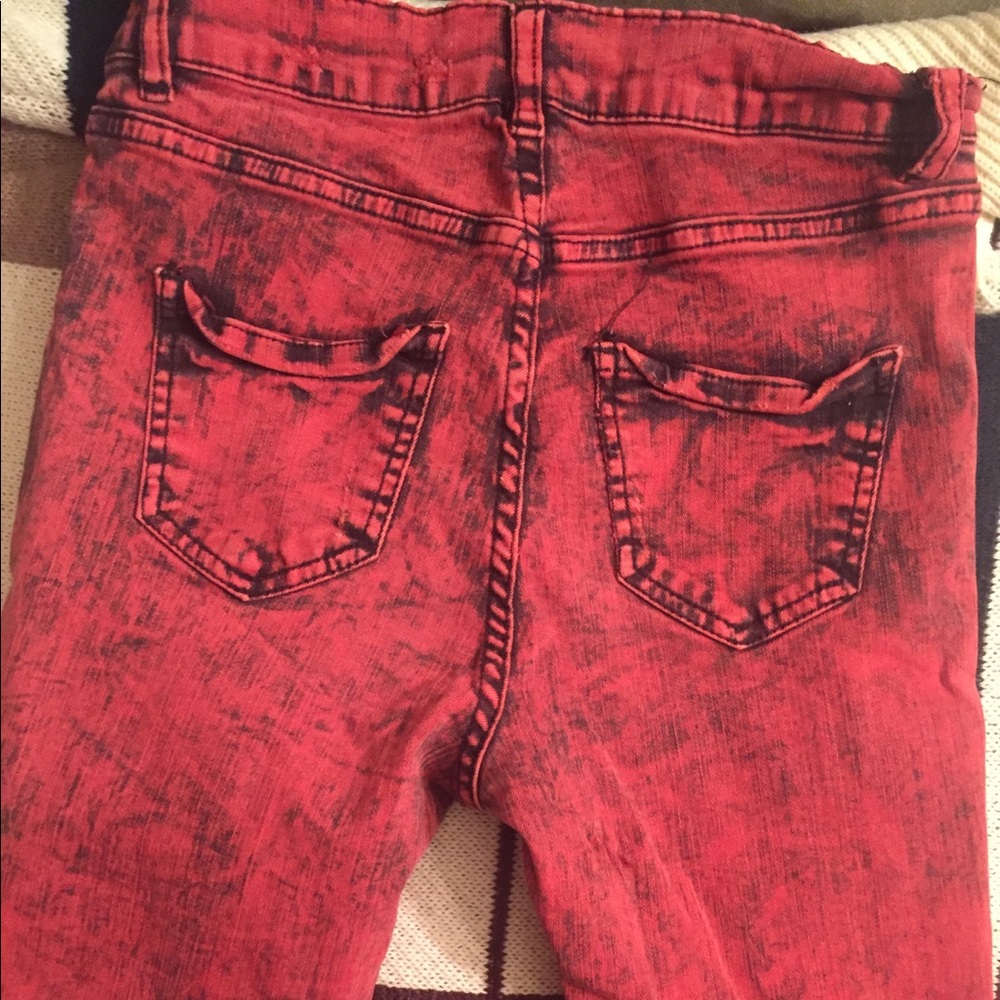RED AND BLACK RIPPED JEAN - Picture 3 of 4